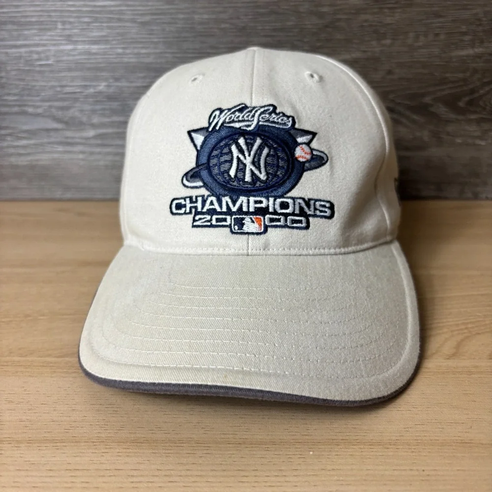 Vintage New York Yankees Hat Strap Back MLB Baseball World Series 2000 New Era